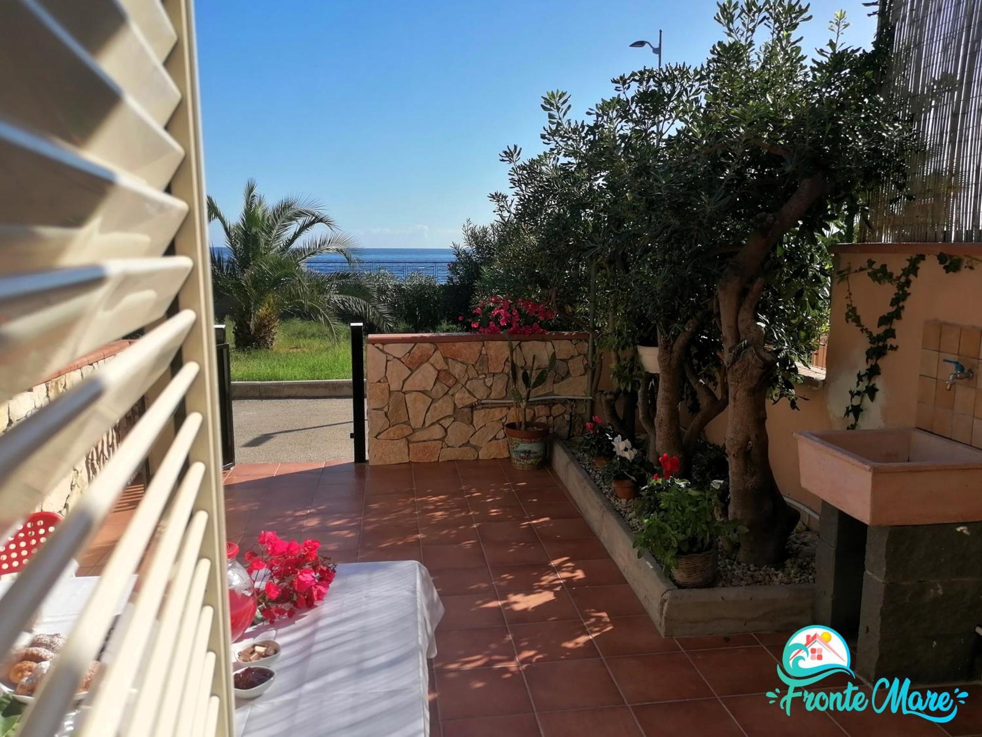 فيلا Casa Fronte Mare سانتا تيريزا دي ريفا المظهر الخارجي الصورة